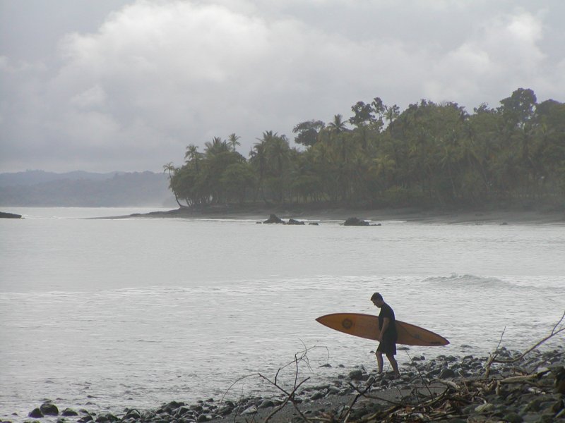 Gotta love them Pavones low-tide rocks!